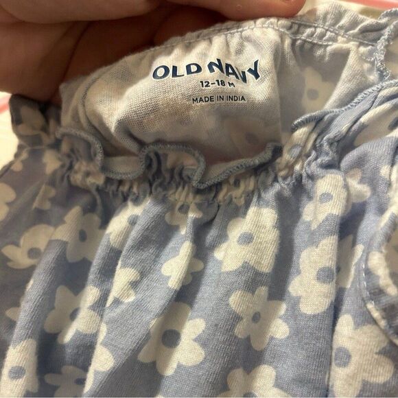 Old navy blue and white Floral 12-18 month Romper - Picture 4 of 4
